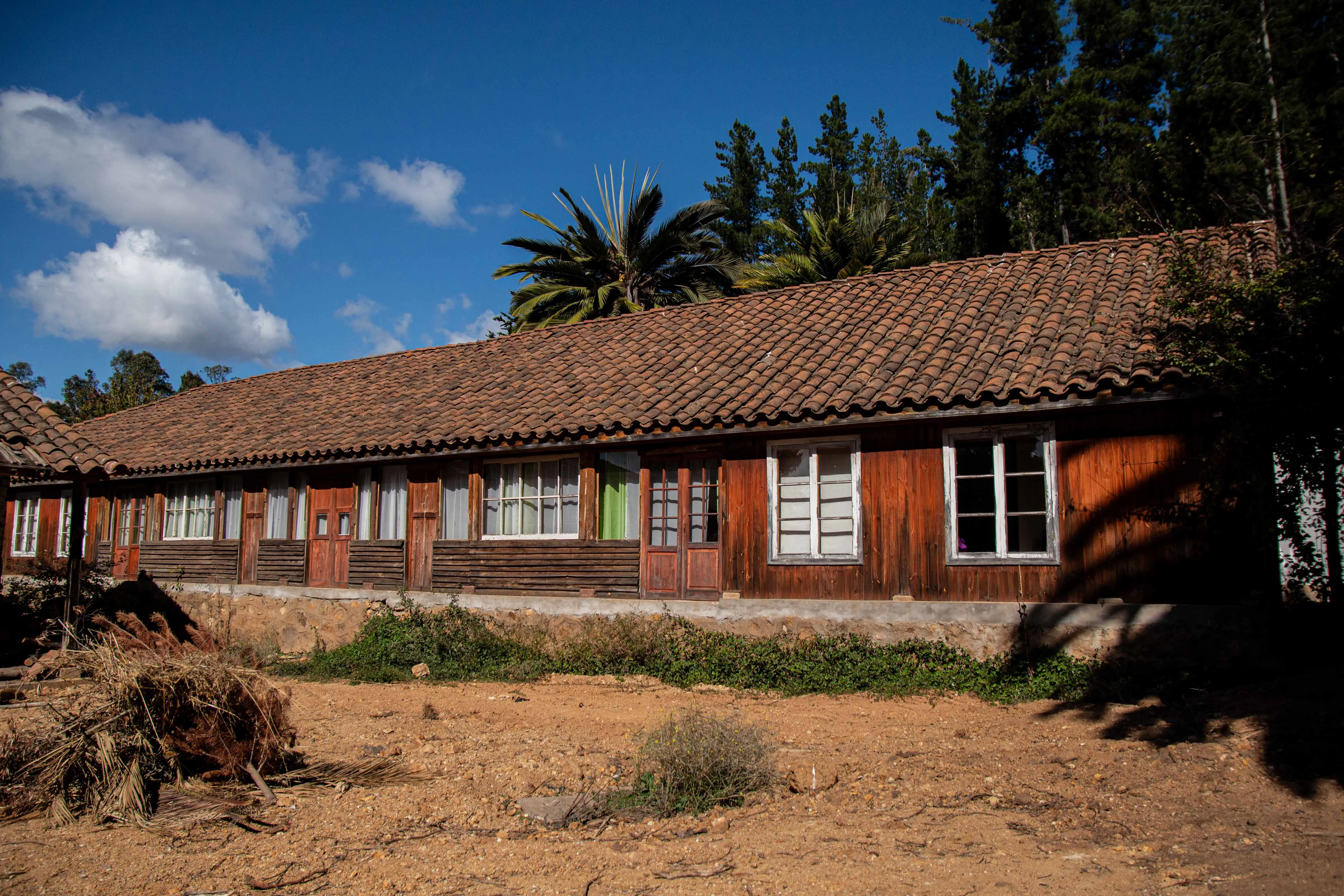Casa Ciruelo aledaña del mismo terreno al lado de la iglesia